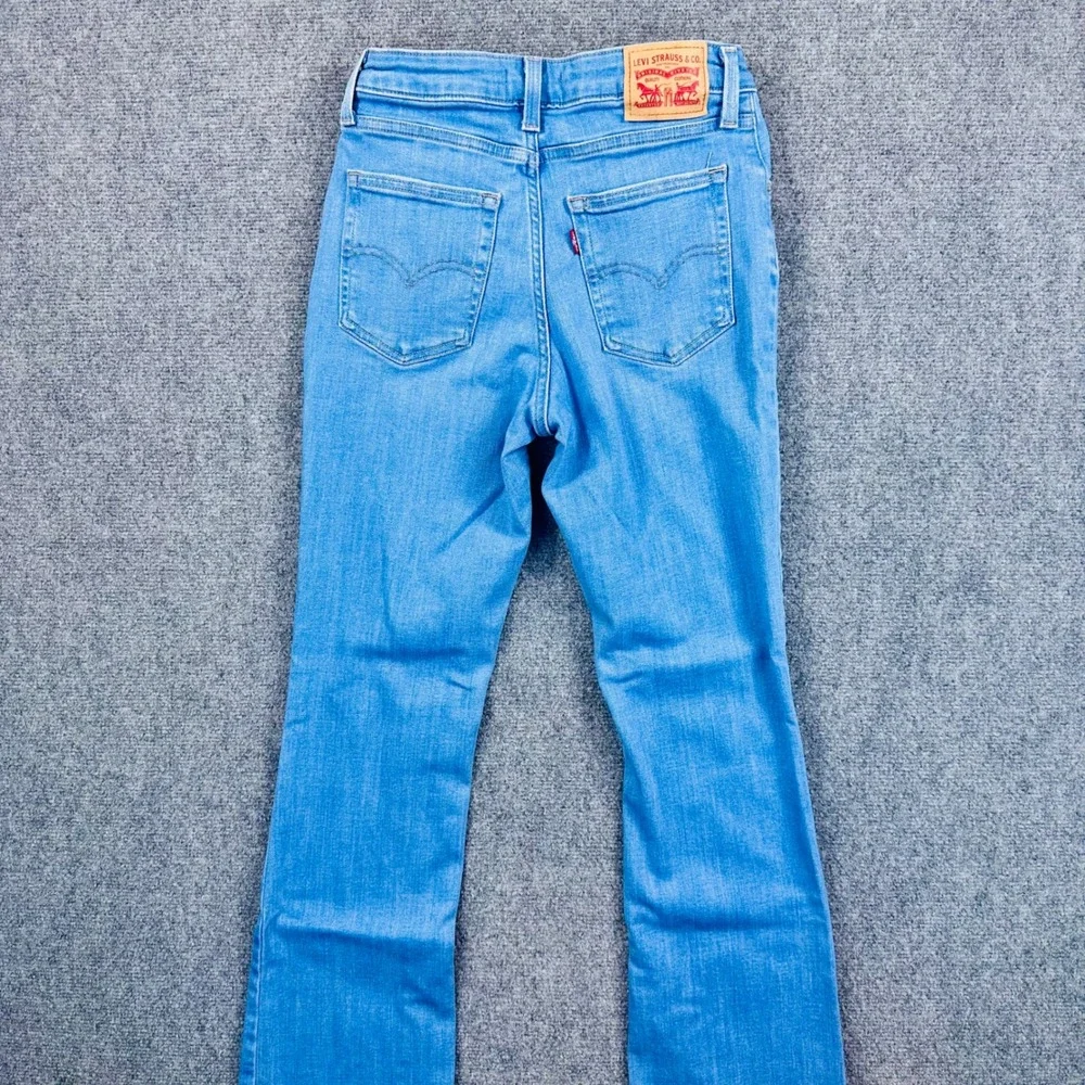 Levis 725 High Rise Bootcut Jeans Womens 28x32 Medium Wash Blue Slim 18759-0086